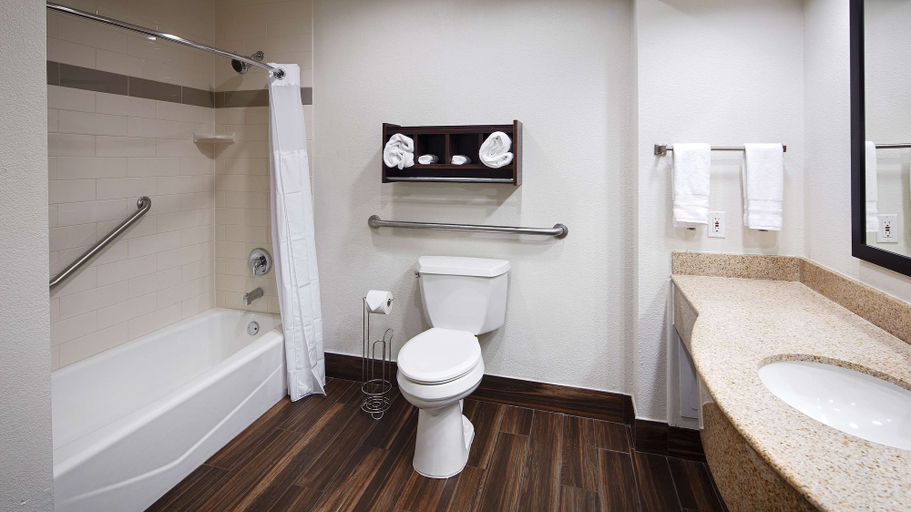 Bathroom 4, Best Western Houma Inn, Terrebonne