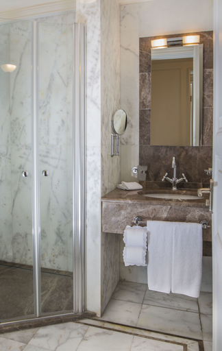 Bathroom 5, Corinne Art & Boutique Hotel, Beyoğlu