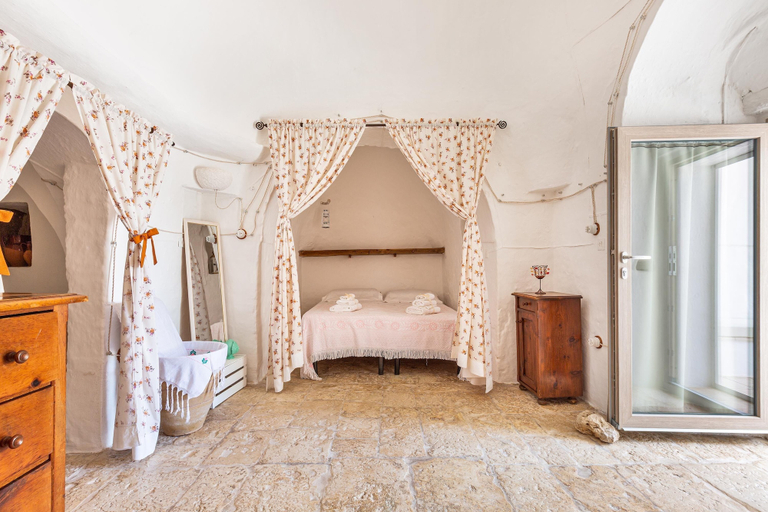Bedroom 2, 2985 Trullo tra gli Ulivi by Barbarhouse, Brindisi