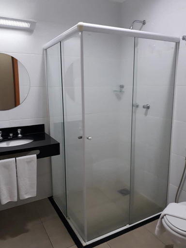 Bathroom 5, Cristal Palace Inn, Lins