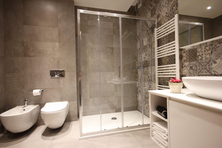 Bathroom 4, Sarajevo Daily Apartments, Sarajevo