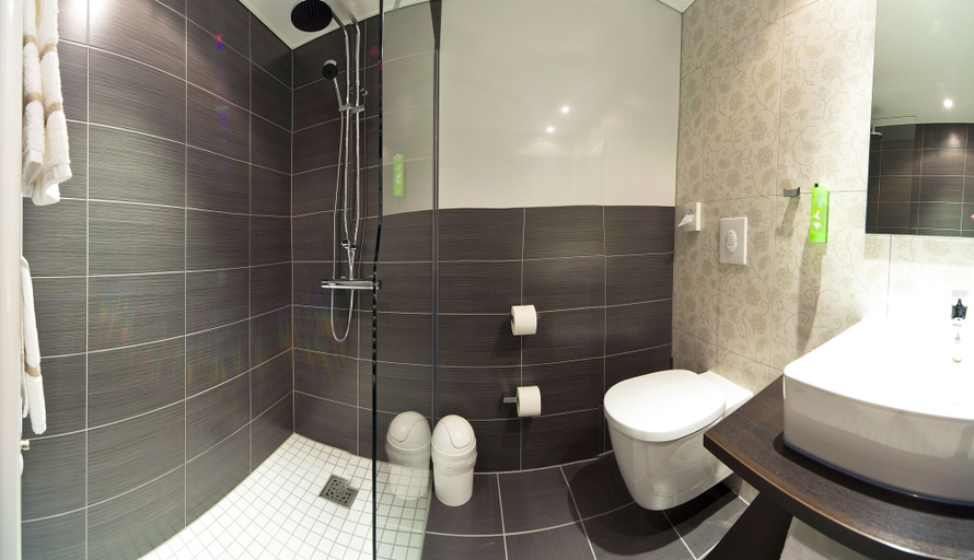 Bathroom 5, KEDI Hotel Papenburg, Emsland