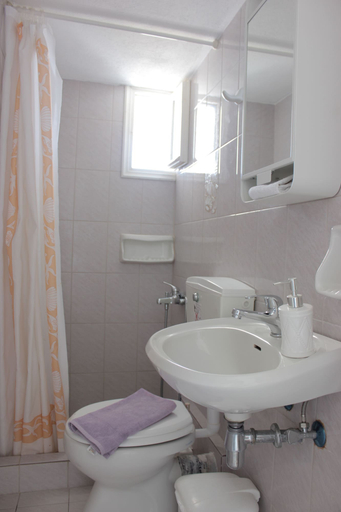 Bathroom 4, Remvi Studios, South Aegean