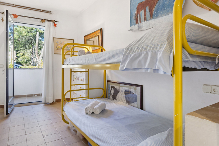 Bedroom 2, Apartment Yolanda, Girona