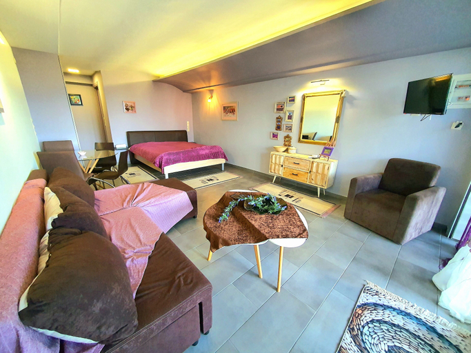 Bedroom 5, Magical View Studios Asproneri, Kamena Vourla, Central Greece