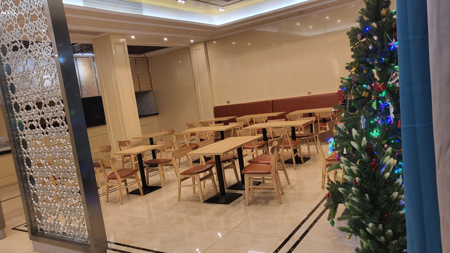 Food & Drinks 5, G.C Royal Hotel, Accra