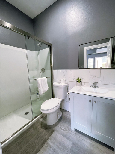 Bathroom 2, Cozy Private Entrance and Bath, Los Angeles