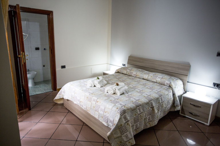 Bedroom 3, B&B L'Aurora, Caserta