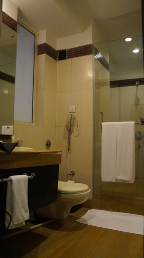 Bathroom 4, Sarovar Portico Surajkund Faridabad, Faridabad