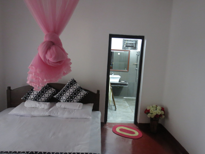 Bathroom, Sommersheild Cottage, Matale
