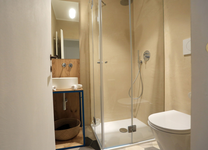 Bathroom 5, FONTEblu b&b, Bari