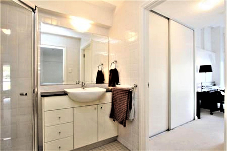Bedroom 4, Waterfront Apt. on Sydney Harbour H390, Sydney