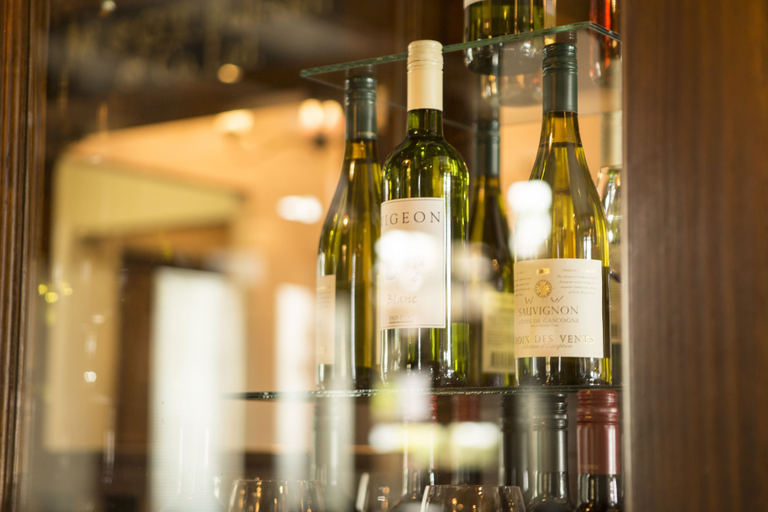 Food & Drinks 5, Riverside Hotel