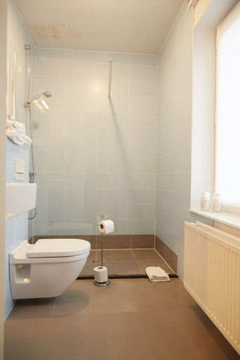 Bathroom 3, Focus Hotel, West-Vlaanderen