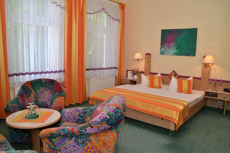 Bedroom 2, PARKHOTEL Helene, Vogtlandkreis