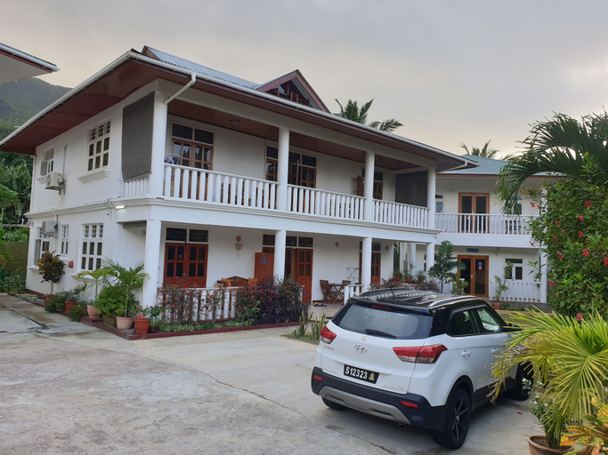 Exterior & Views 2, La Maison Hibiscus