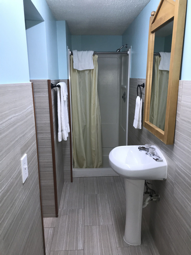 Bedroom 3, AmeriVu Inn & Suites, New Haven