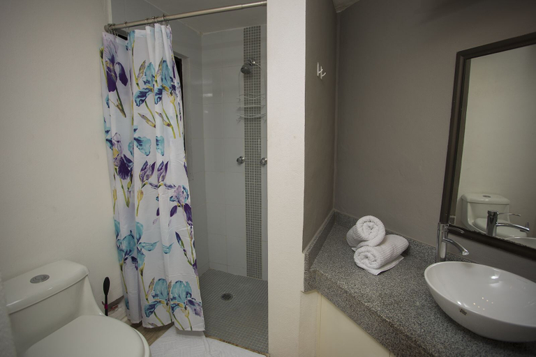 Bathroom 4, Tu Casa En Zona Hotelera a una Cuadra de la Playa, Benito Juárez