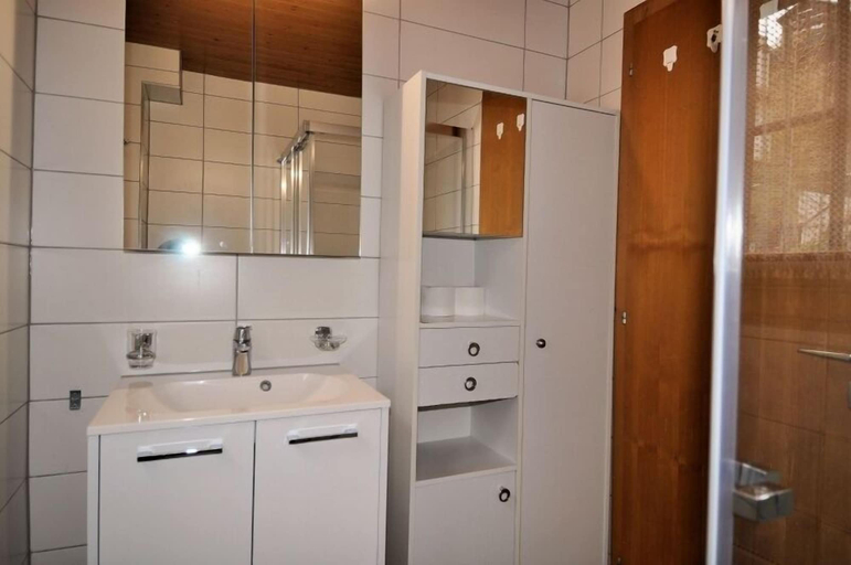 Bathroom, Laurin Parterre, Raron