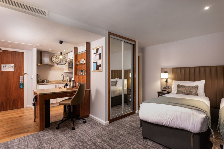 Bedroom 2, Staybridge Suites NEWCASTLE, Newcastle upon Tyne