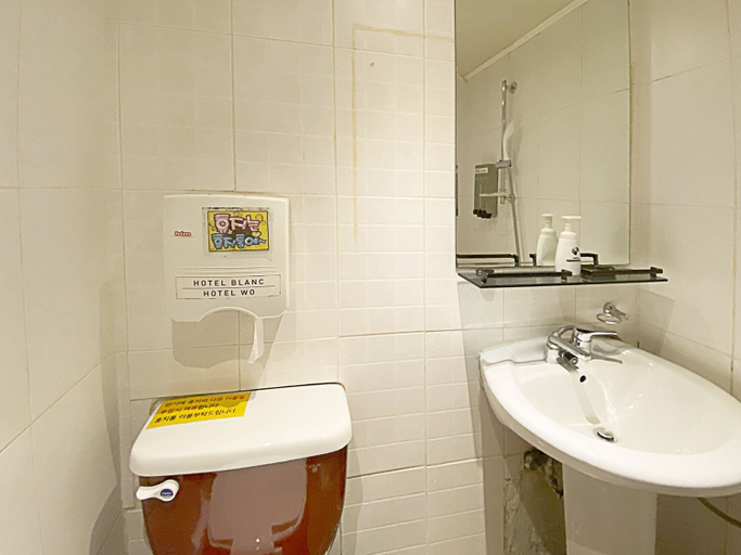 Bathroom 3, Maison Yongsan Hotel, Yongsan