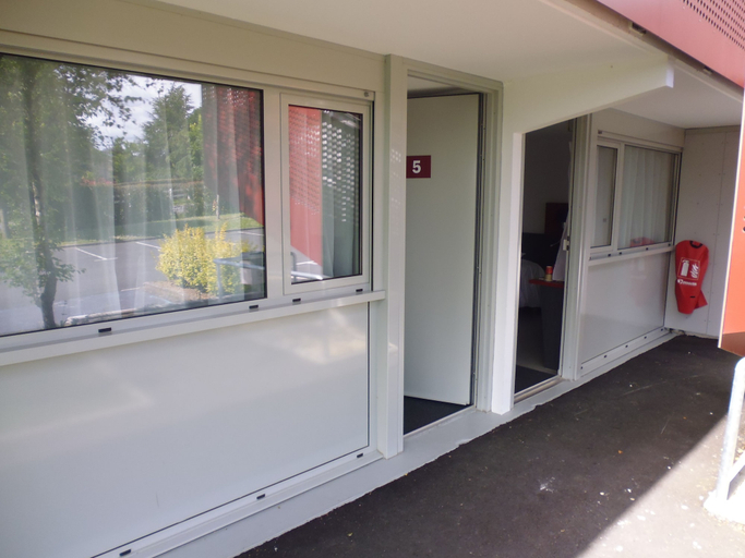 Exterior & Views 2, Brit Hotel Mayenne, Mayenne