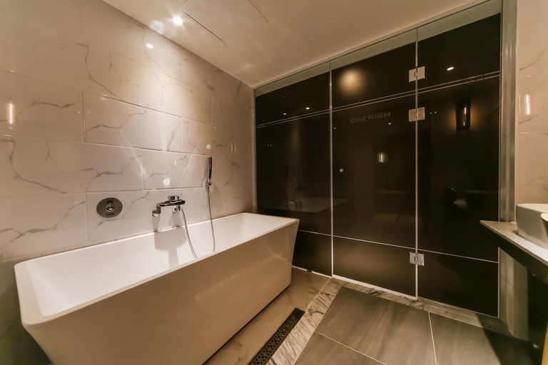 Bathroom 3, Cherish Hotel, Buk