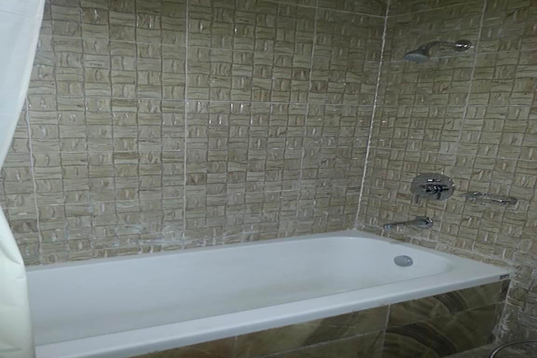 Bathroom, Club De Novo, Lumbini