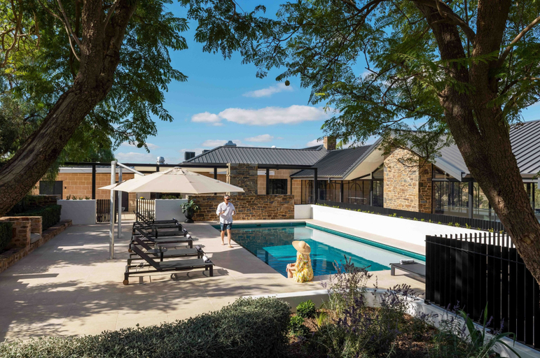 Sport & Beauty 2, Kingsford the Barossa, Light