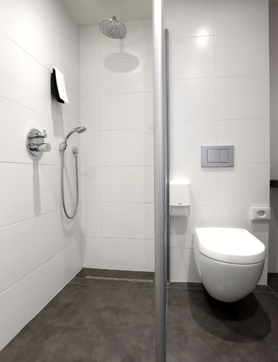 Bathroom 5, Churchill hotel Terneuzen , Terneuzen