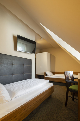 Bedroom 2, Joesepp´s Hotel am Hallhof, Memmingen