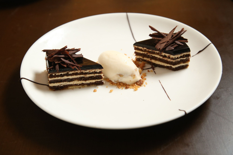 Food & Drinks 23