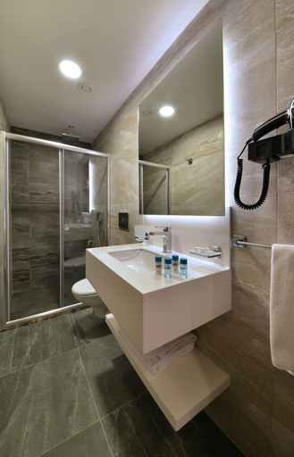 Bathroom 5, Nish Palace Exclusive Suites, Atasehir