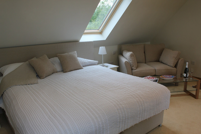 Bedroom 2, Shakespeare's View, Warwickshire