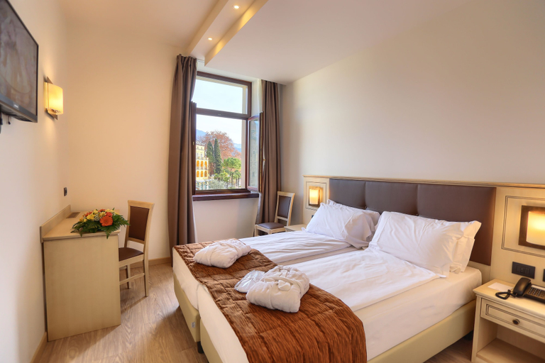 Bedroom 3, Hotel Europa Sky Pool & Panorama, Trento
