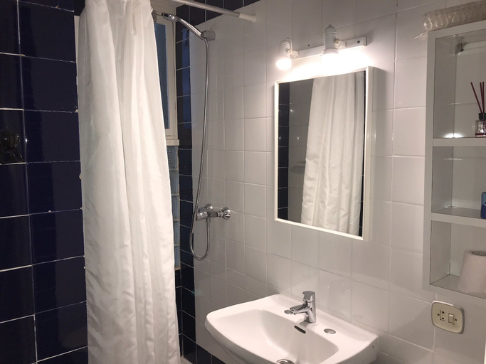 Bathroom 3, Apartamento Ipanema 8-C, Girona