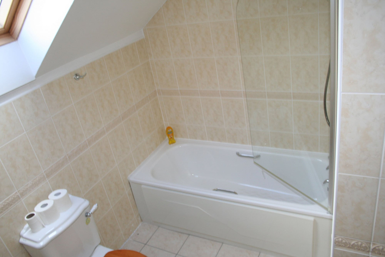 Bathroom 3, Lios Mór - 5 bed self catering house