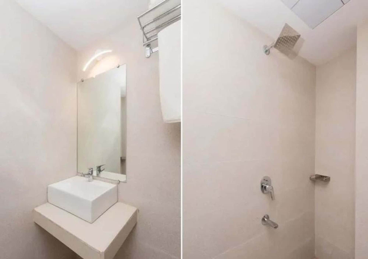 Bathroom 4, Hotel BKC Garden, Mumbai Suburban
