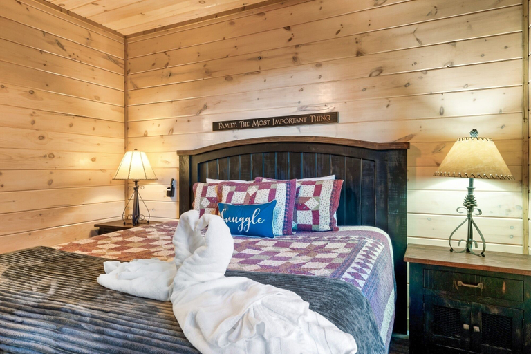 Bedroom 2, Hummingbird Hill Vista- Pool HotTub View, Sevier