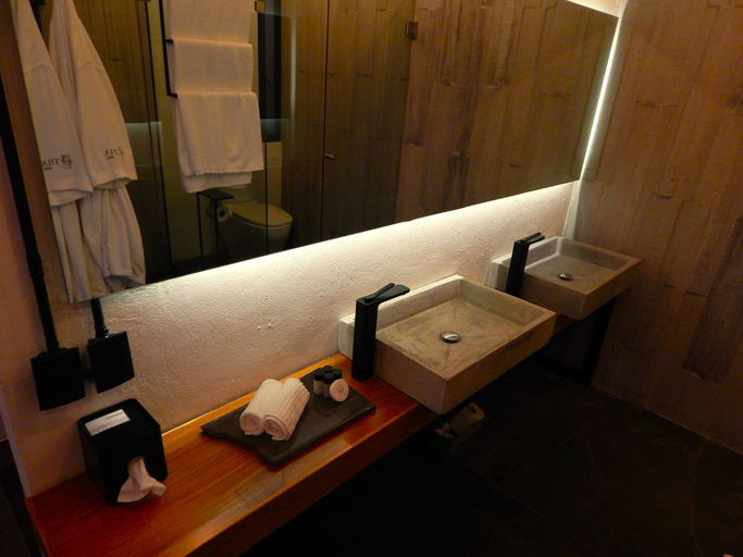 Bathroom 4, Hotel Tila, San Jerónimo Tecuanipan
