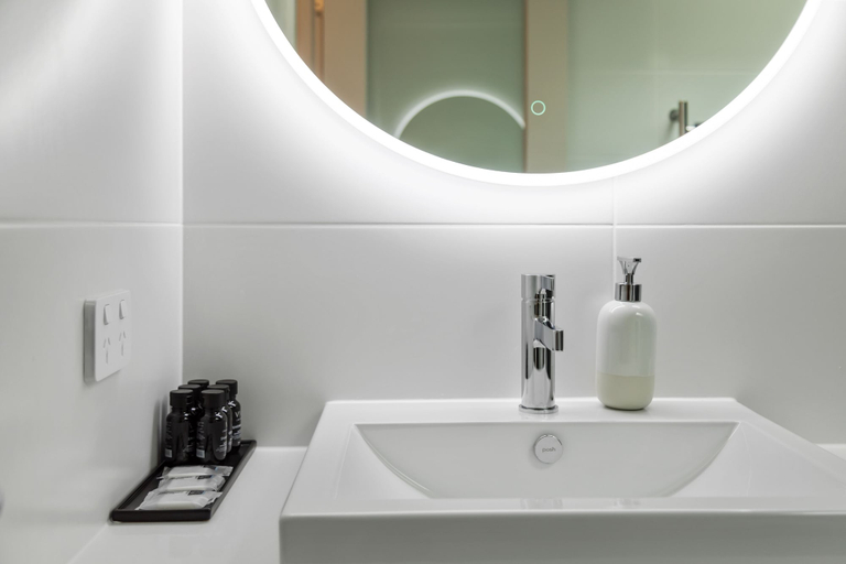 Bathroom 2, City Courtyard Two, Mount Gambier
