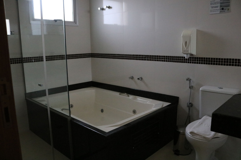 Bathroom 5, Jaguar Hotel, Uberaba