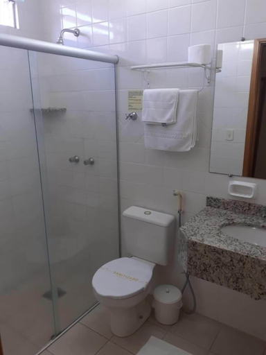 Bathroom 5, Hotel Tenda, Marília