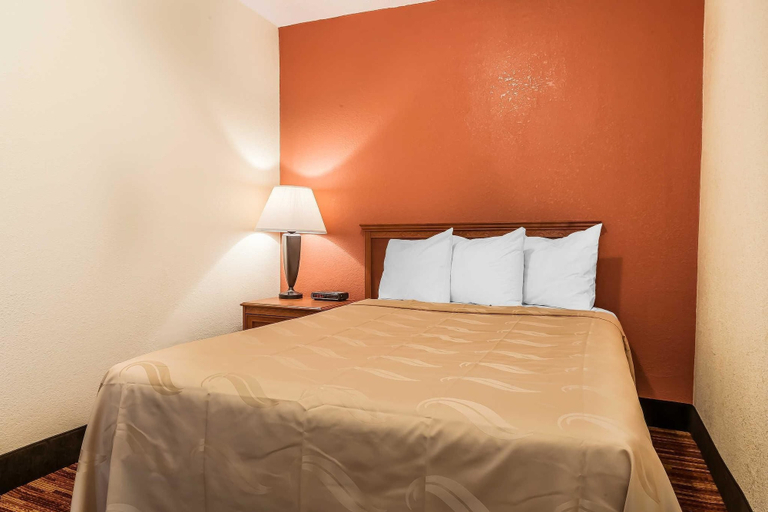 Bedroom 3, Quality Inn Gallipolis, Gallia