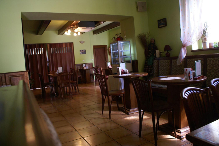 Food & Drinks 5, Hotel Pawlovnia, Praha 8