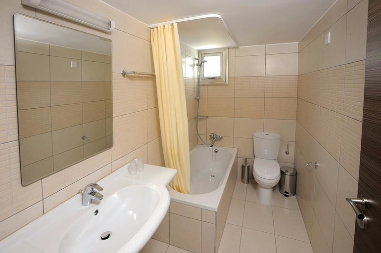 Bathroom 5, Petrosana Hotel Apartments