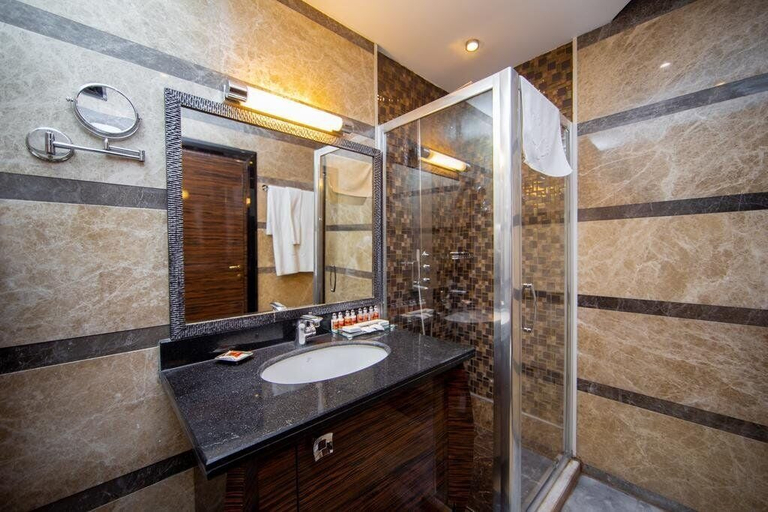 Bathroom 4, Sapphire Hotel Baku, Baku