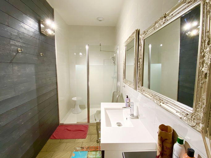 Bathroom 5, Ô Clair de Lune - Espace bien être avec Spa - Piscine chauffée, Dordogne