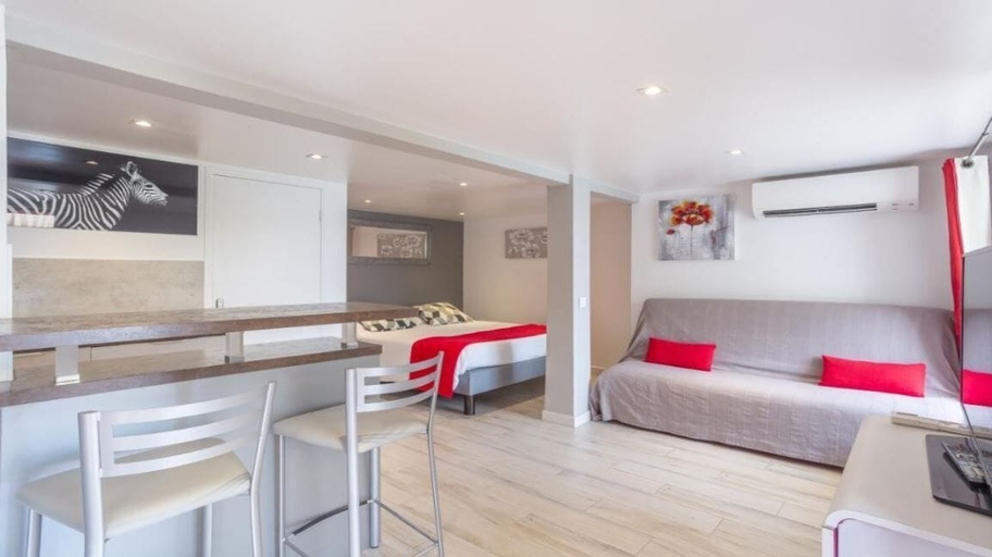 Bedroom 3, Lou Trelus, Var