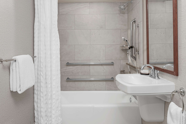 Bathroom 5, Embassy Suites by Hilton Nashville Airport, Davidson